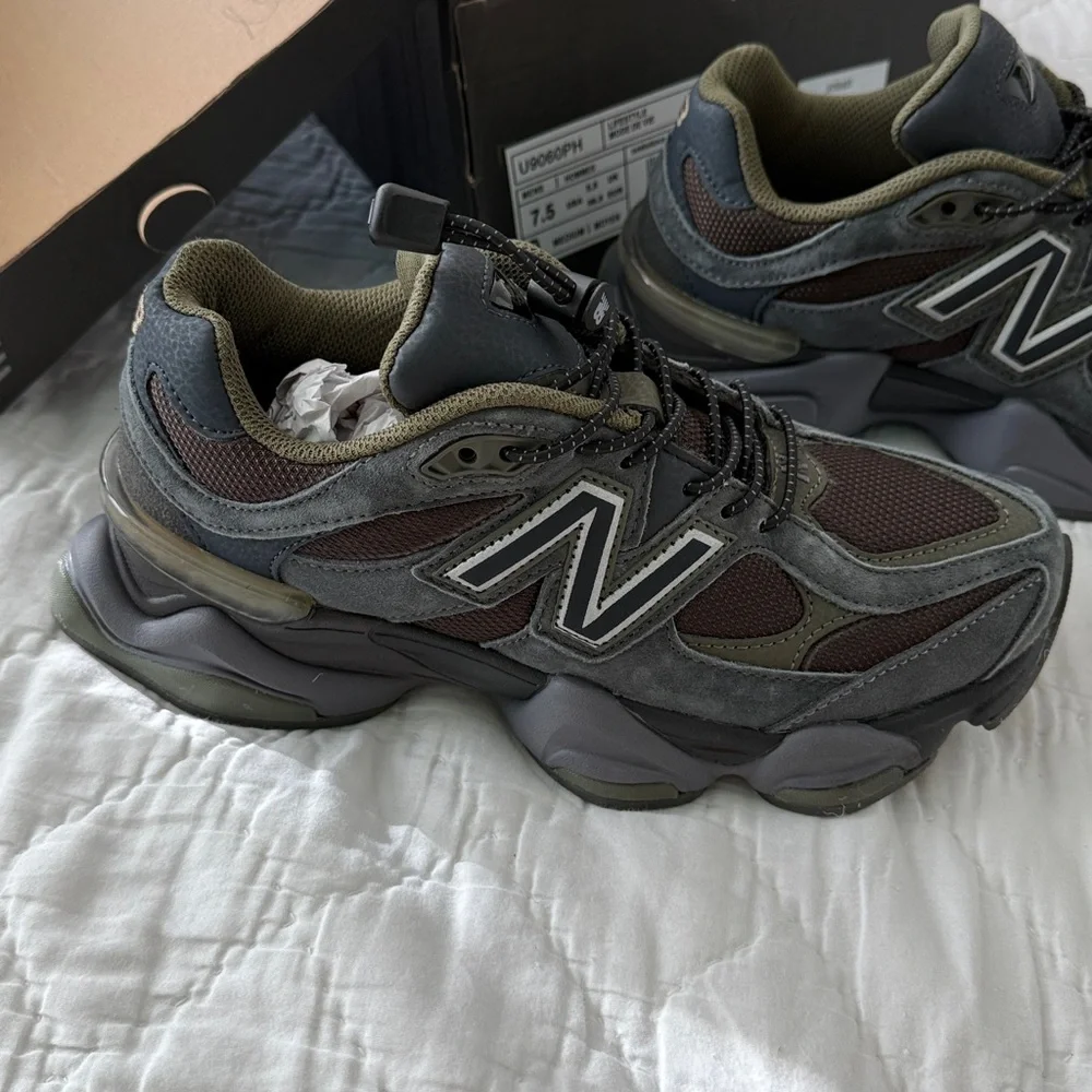 New Balance 9060 Blacktop Dark Moss EU38.5/US7.5 - Picture 5 of 11